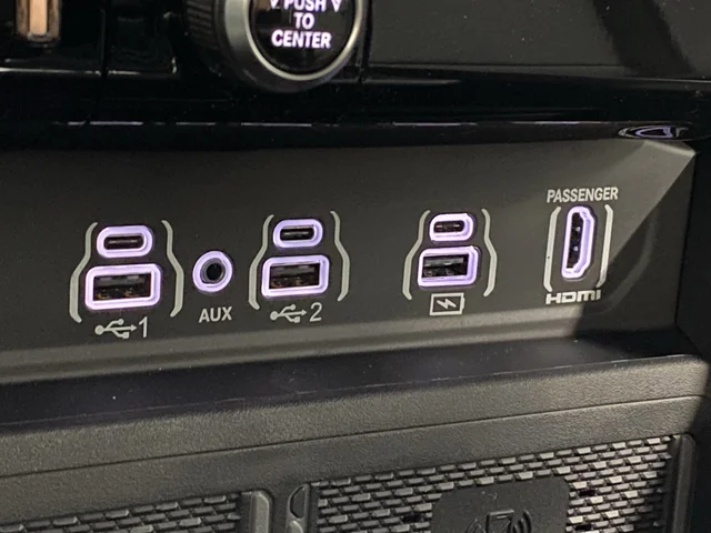 New 2026 Diamond Black Crystal Pearl-Coat Exterior Paint RAM Laramie image 24