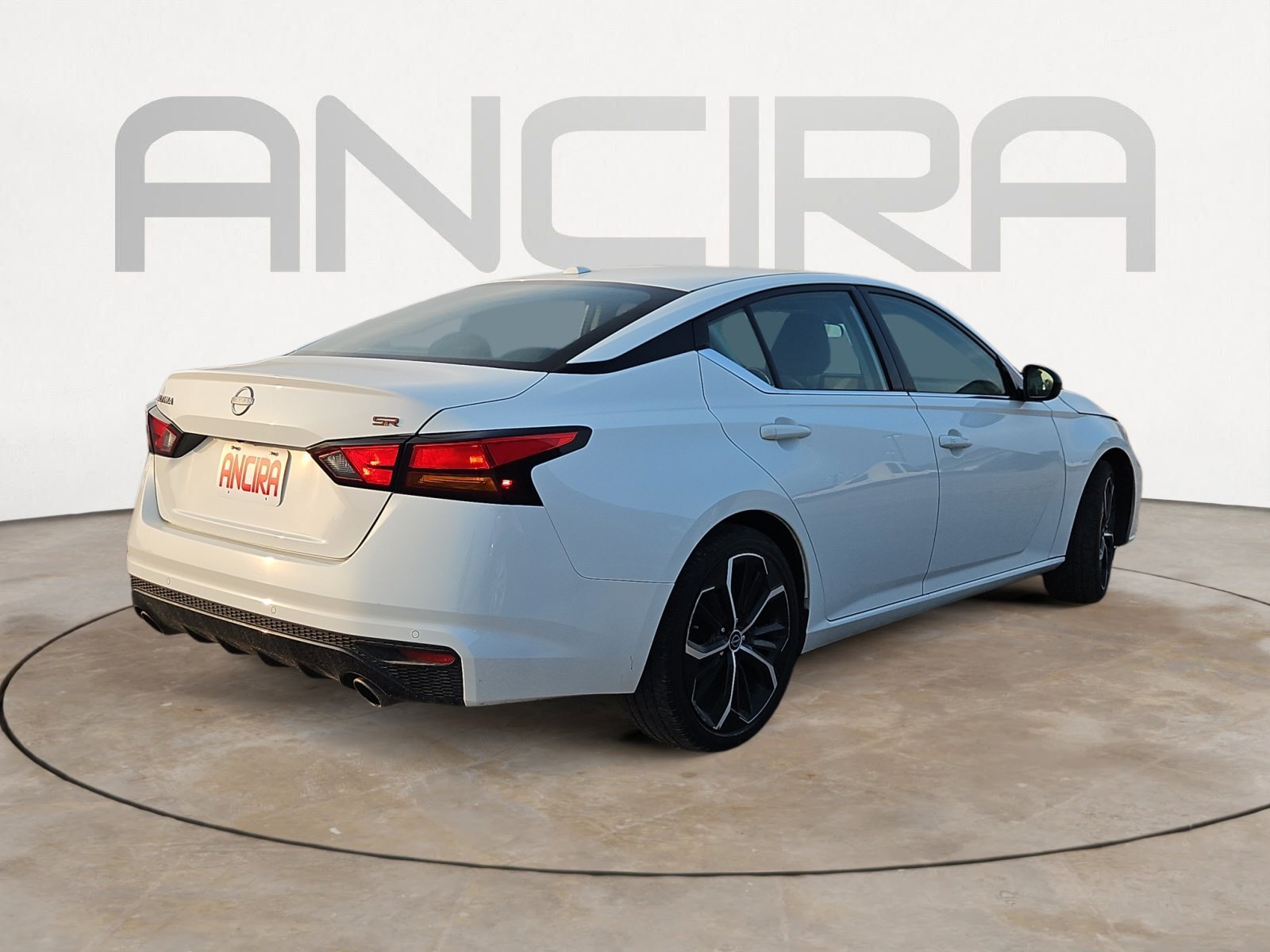 Used 2024 Glacier White Nissan 2.5 SR image 9