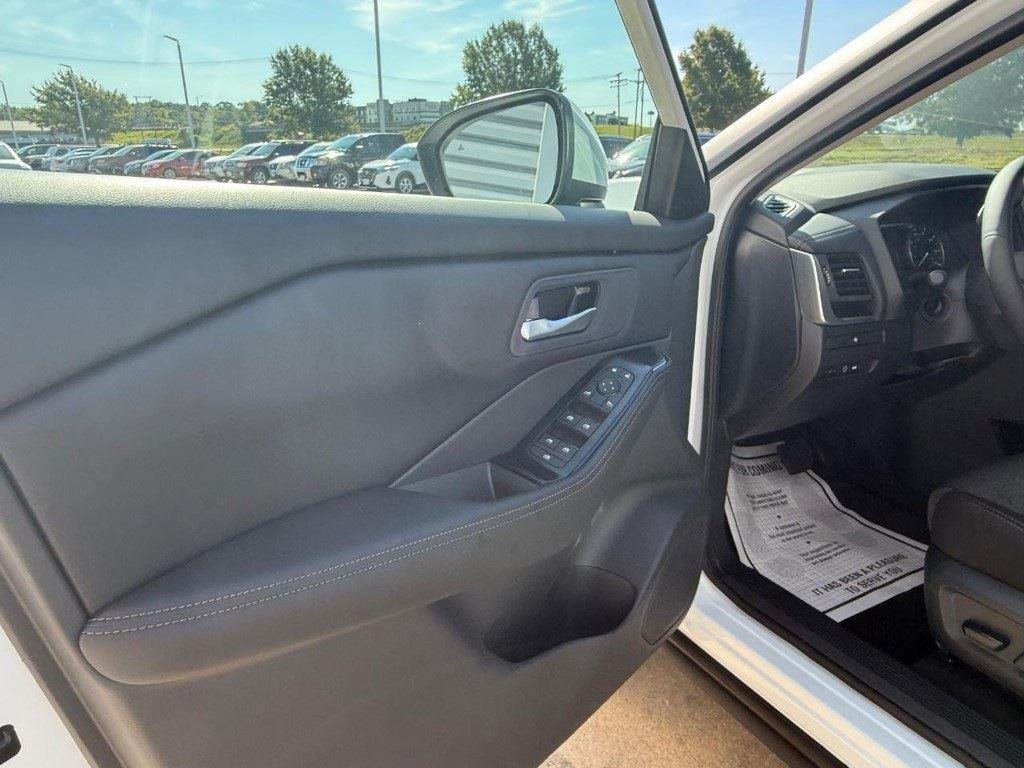 2026 Nissan Rogue SV - Photo 15