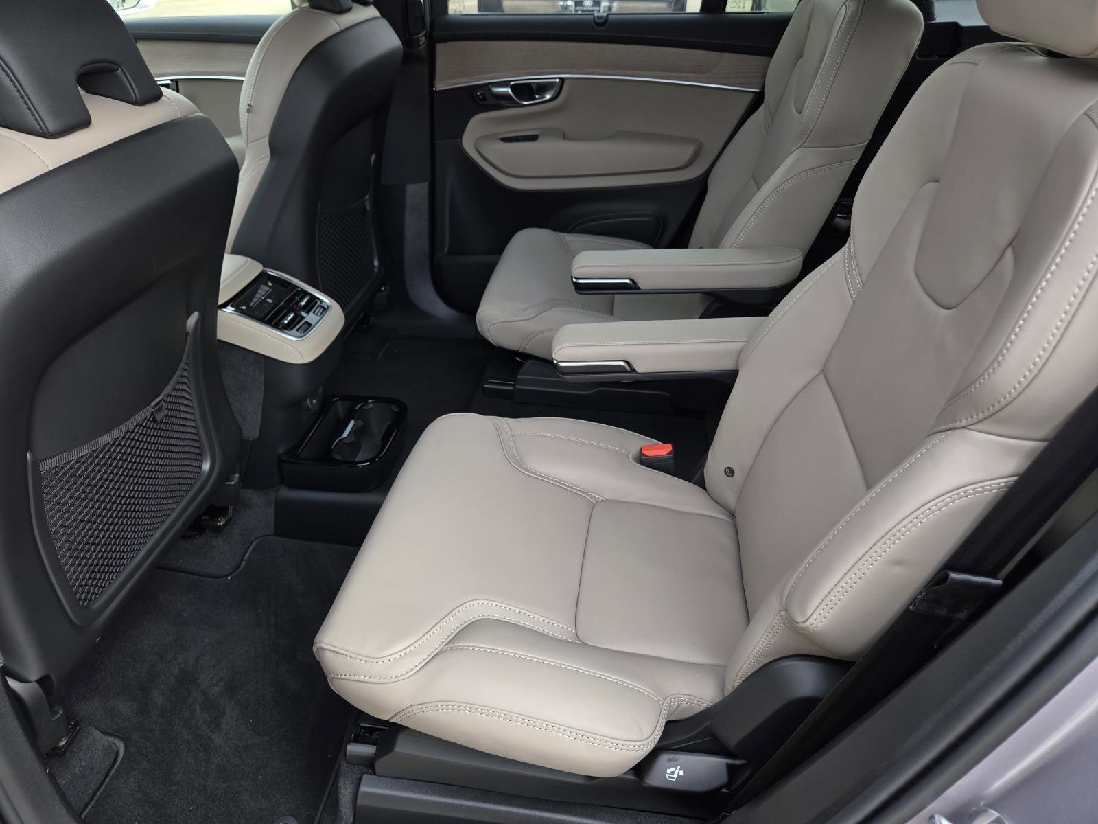 2026 Volvo XC90 Ultra - Photo 25