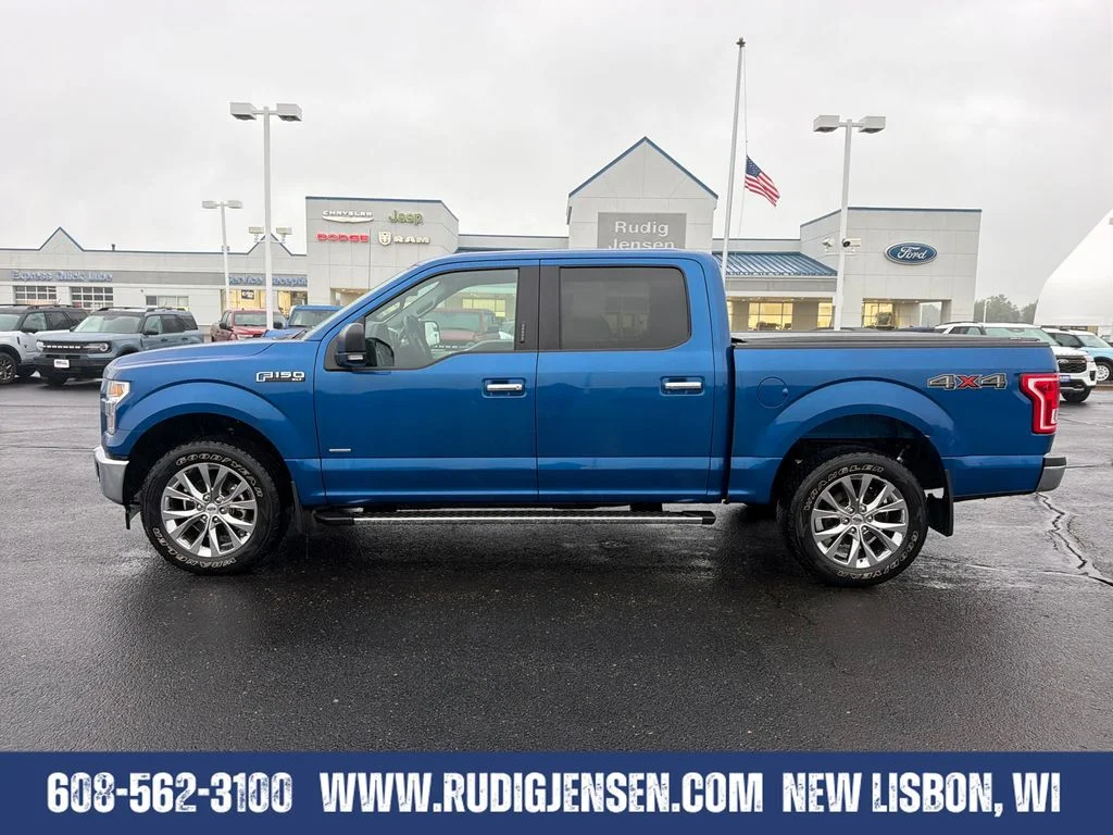 Used 2017 Blue Ford XLT image 2