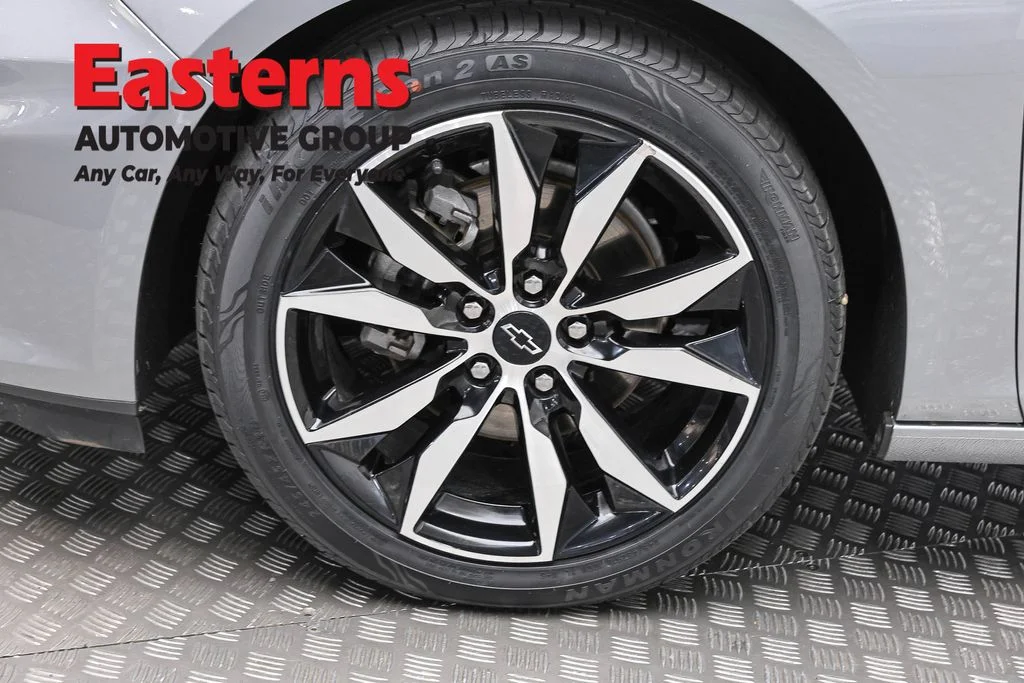 Used 2024 Gray Chevrolet RS image 31
