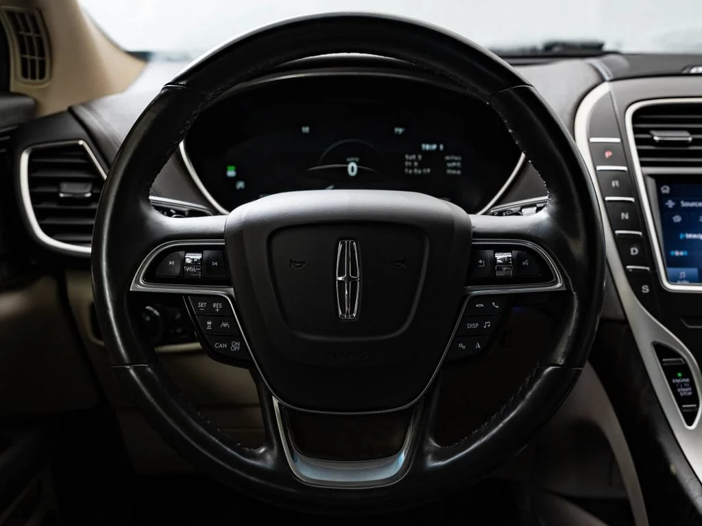 Used 2020 Pristine White Lincoln Reserve image 42