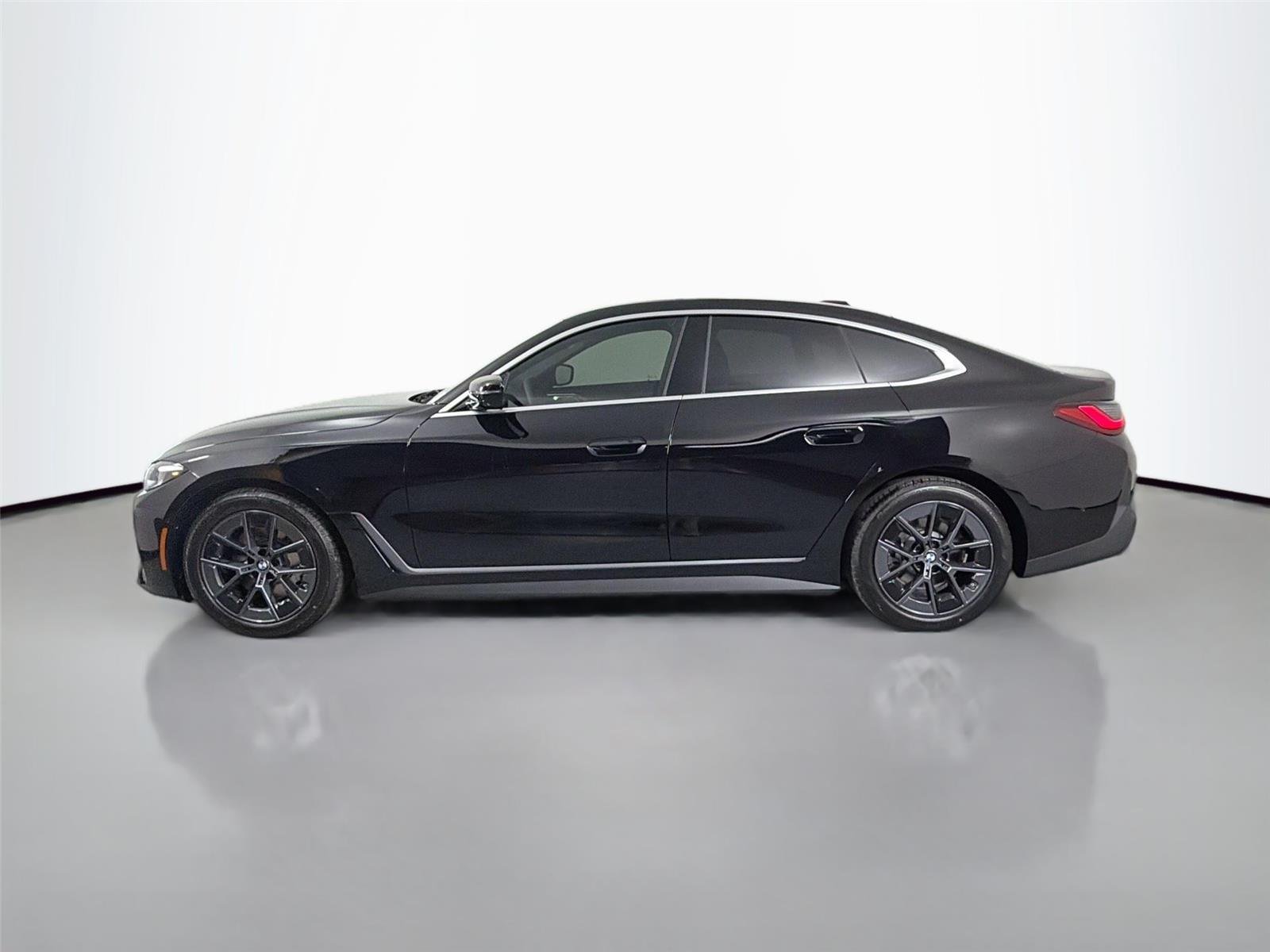 New 2026 Jet Black BMW xDrive40 image 16