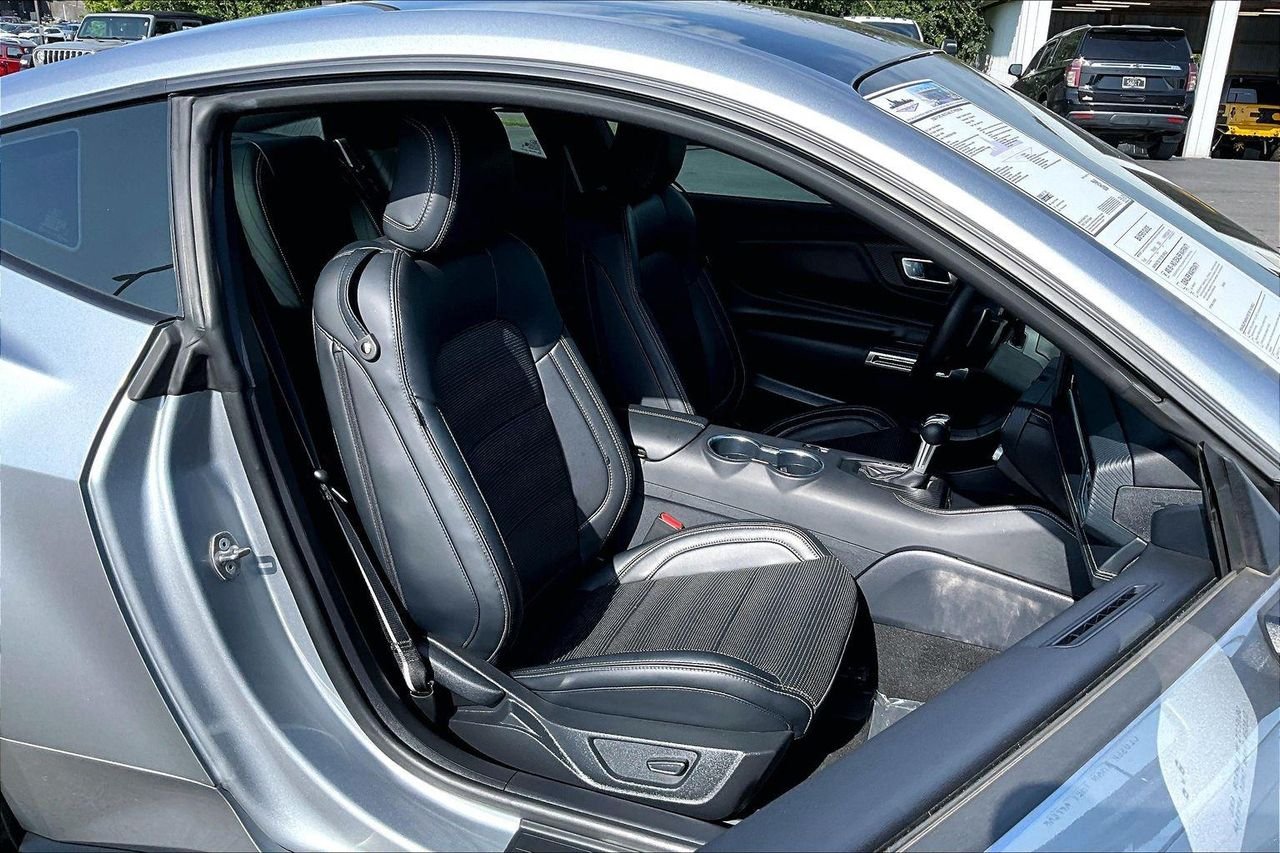 Used 2025 Iconic Silver Metallic Ford GT Premium Fastback image 30