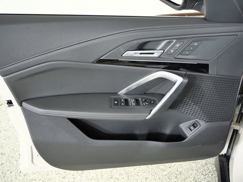 Used 2026 Dune Grey Metallic BMW xDrive28i image 32