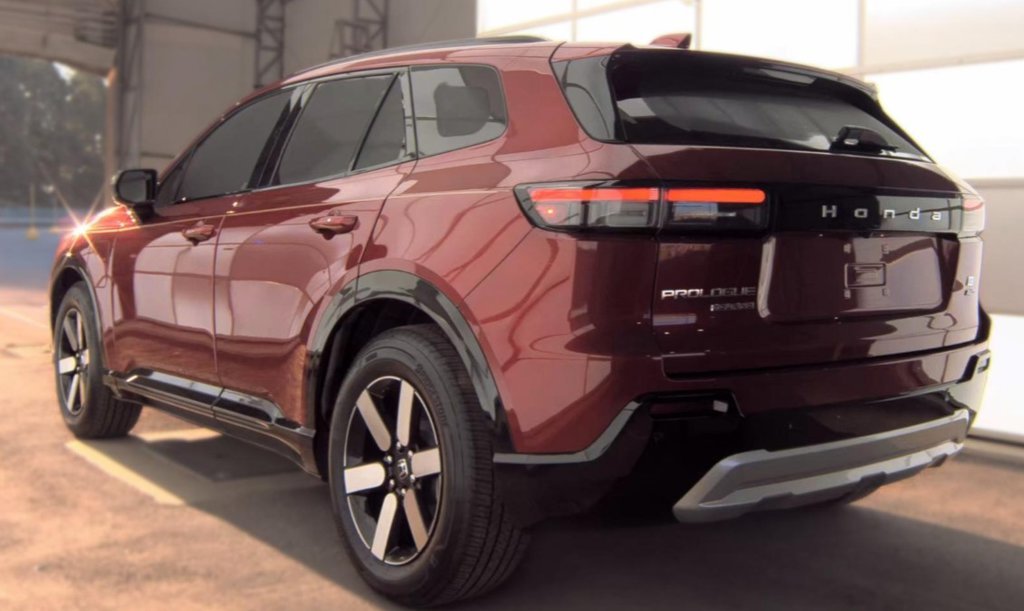 Used 2025 Red Honda Touring image 3