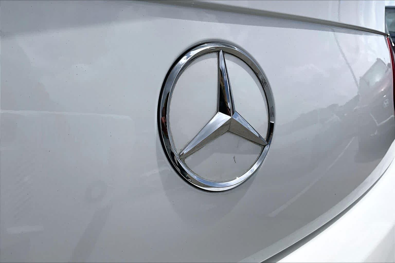 Used 2017 Polar White Mercedes-Benz C 300 image 9