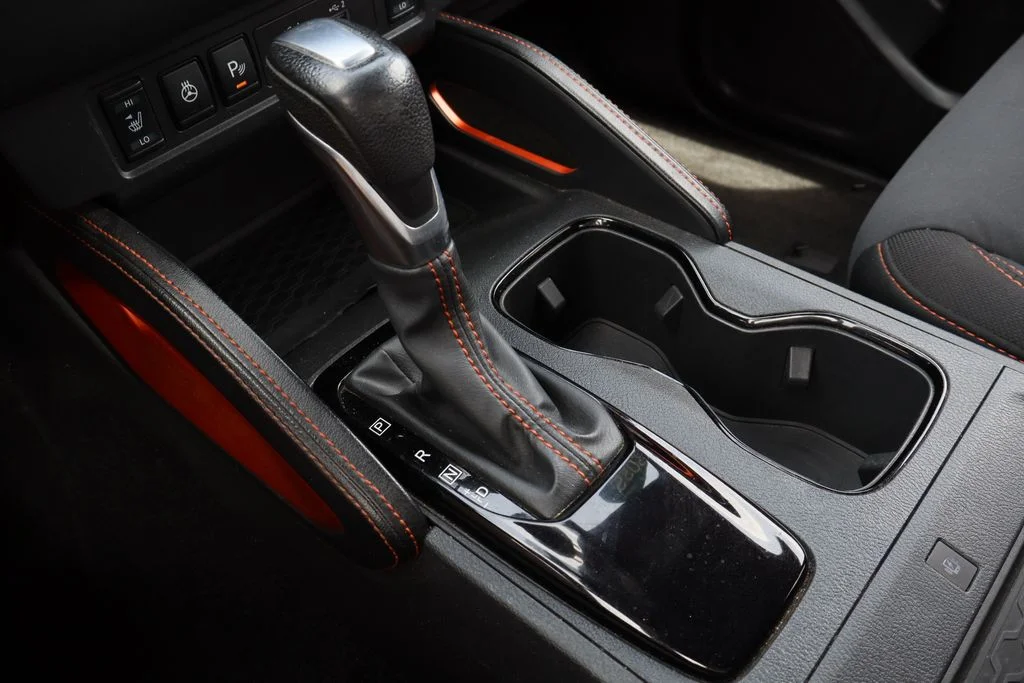 Used 2022 Black Nissan PRO-X image 19