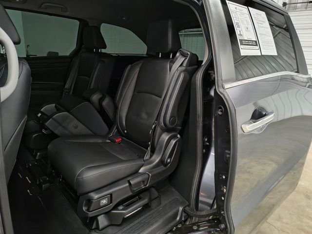 Used 2023  Honda Touring image 11