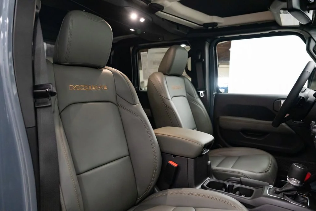 New 2026 Anvil Clear-Coat Exterior Paint Jeep Mojave X image 27