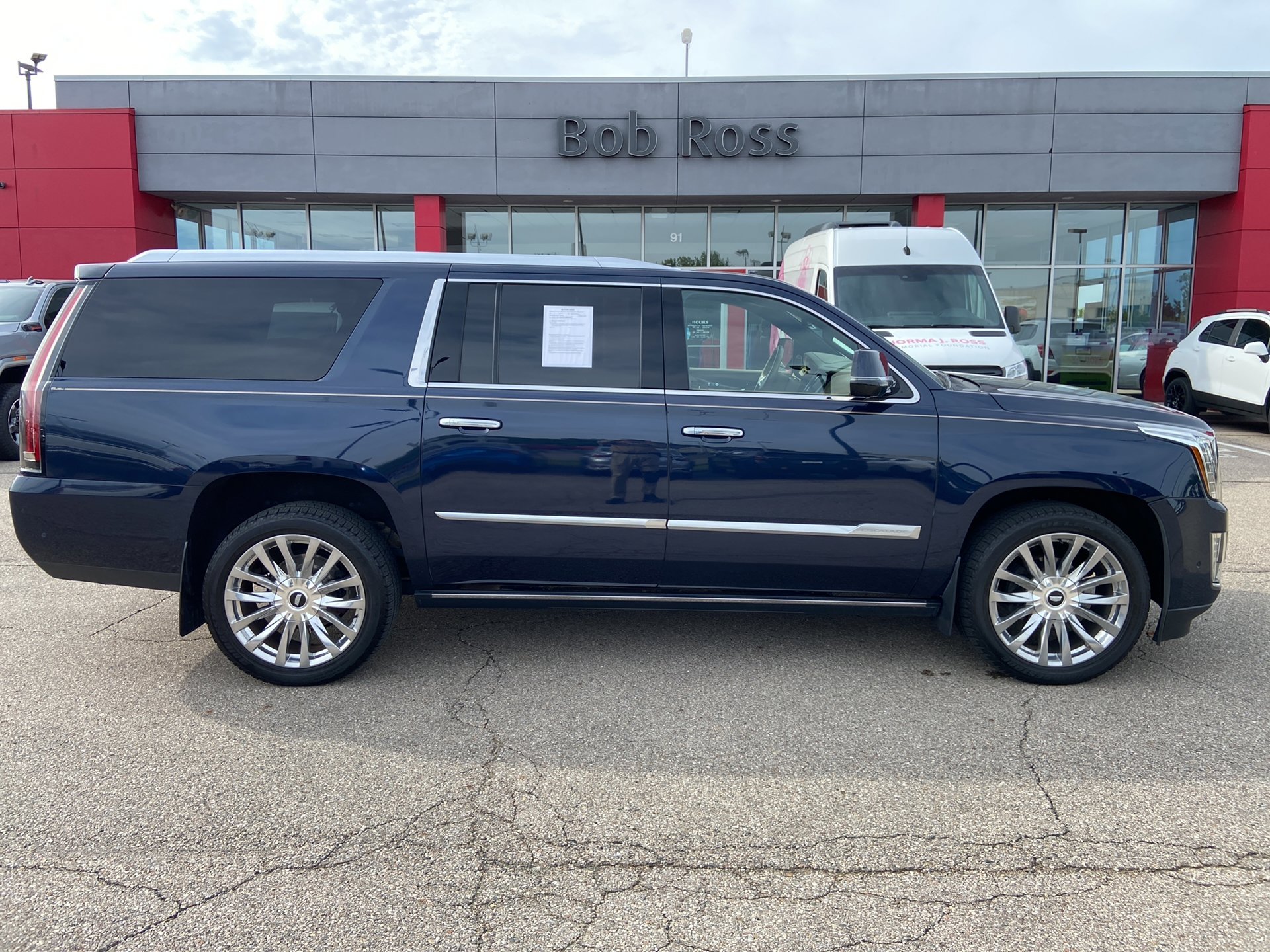 2020 Cadillac Escalade ESV AWD Platinum's photo