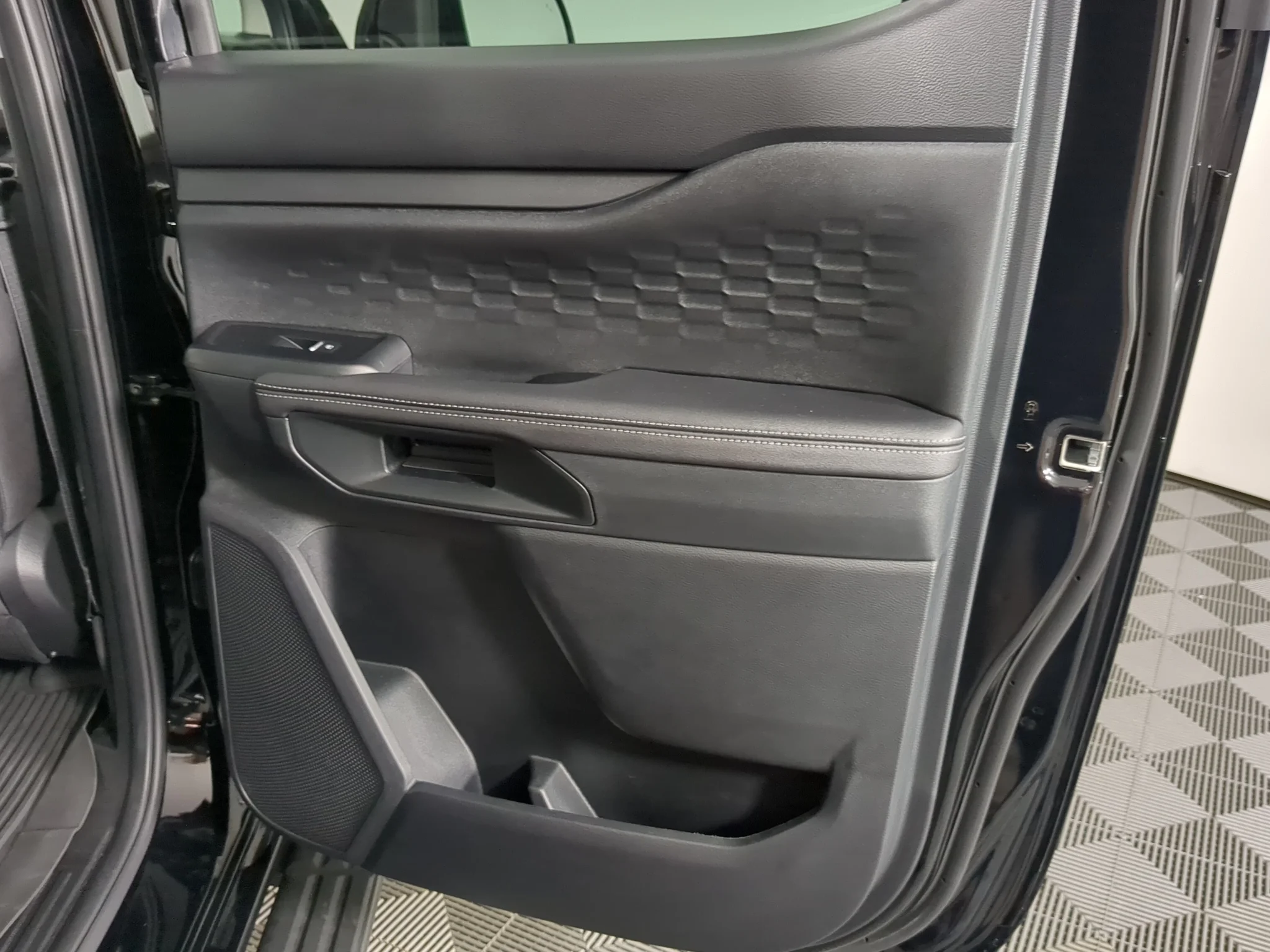 New 2026 Shadow Black Ford XLT image 22