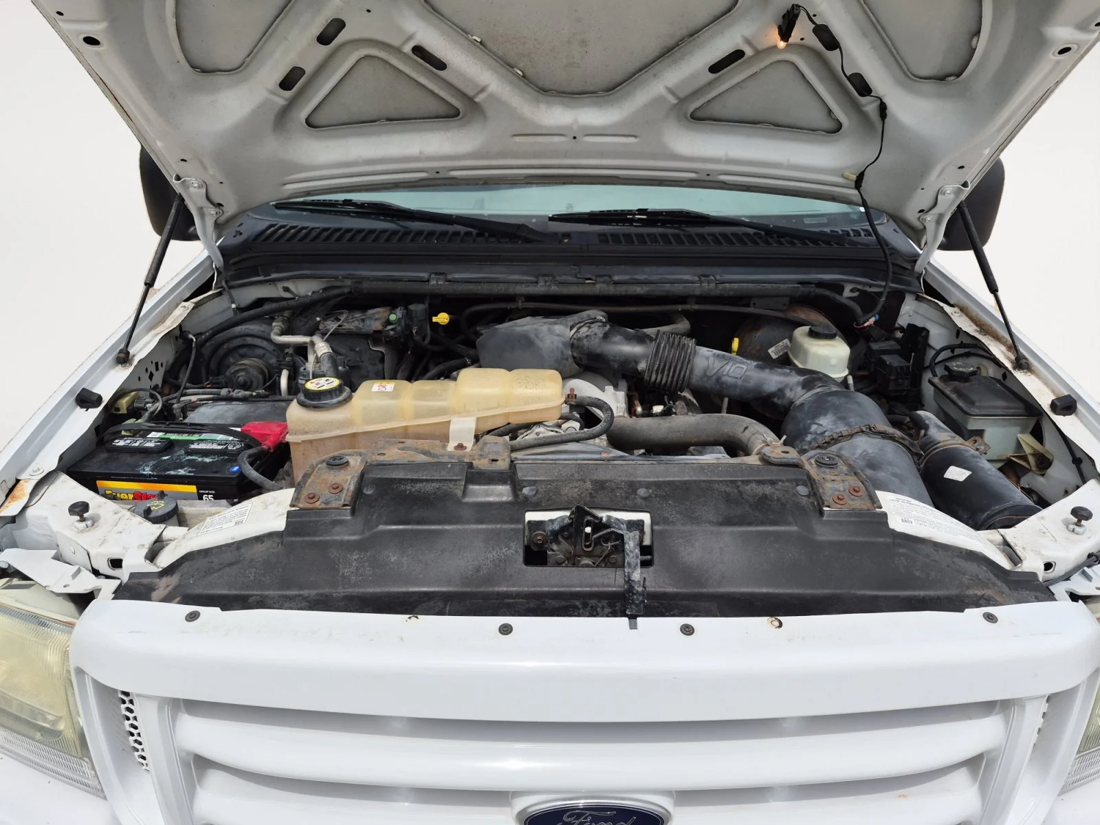 Used 2004 White Ford XL image 26