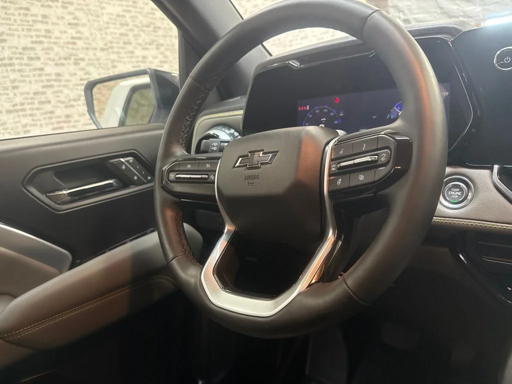 Used 2025 Summit White Chevrolet ZR2 image 16