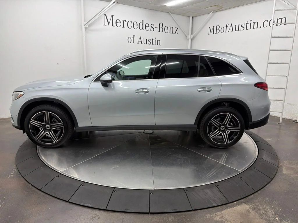 New 2027 Silver Mercedes-Benz GLC 300 image 4
