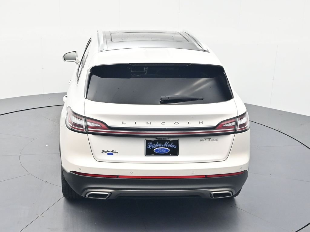 Used 2019 White Platinum Clearcoat Metallic Lincoln Reserve image 40