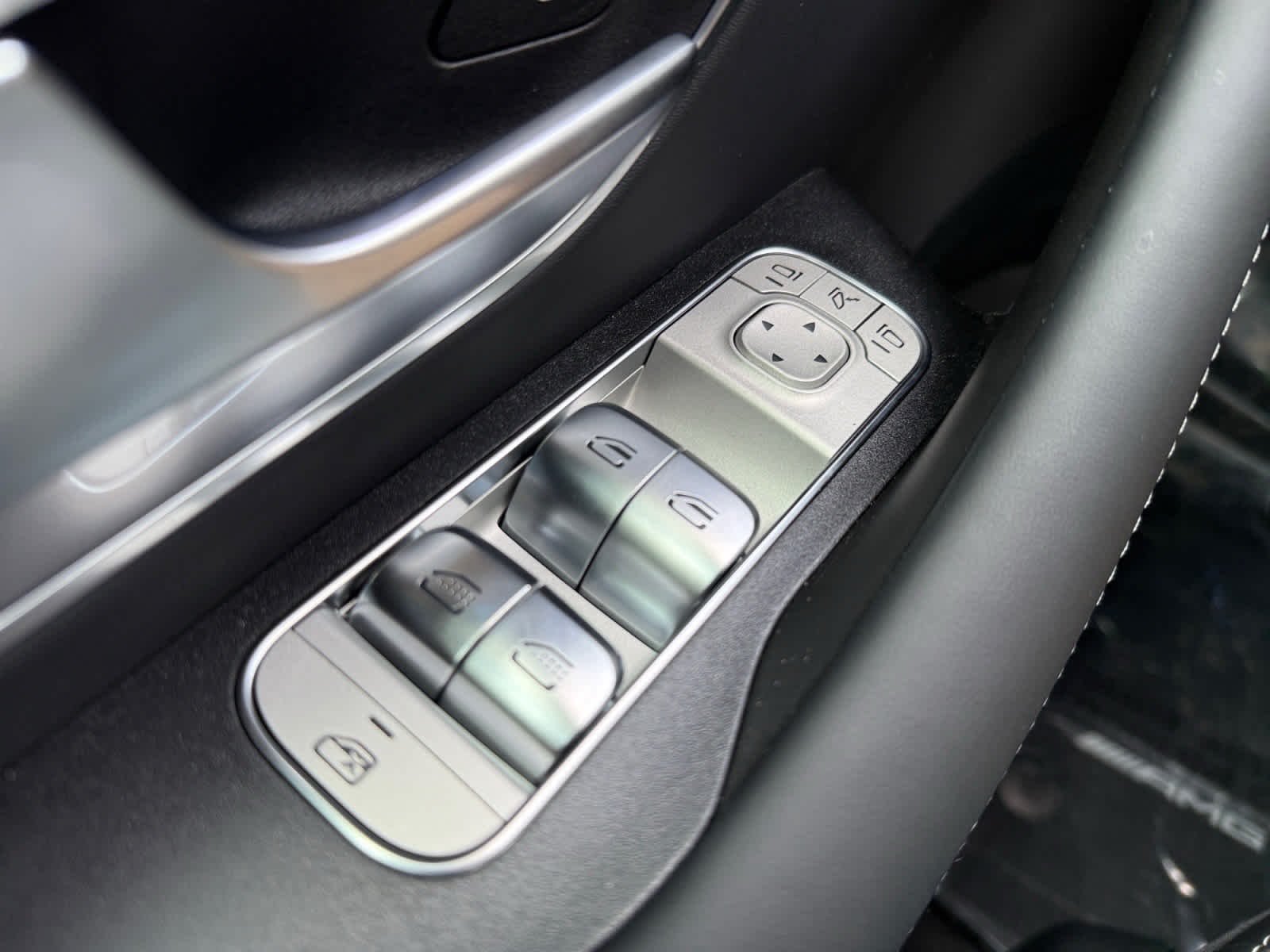 New 2026 MANUFAKTUR Alpine Grey Mercedes-Benz AMG® GLE 63 S image 23