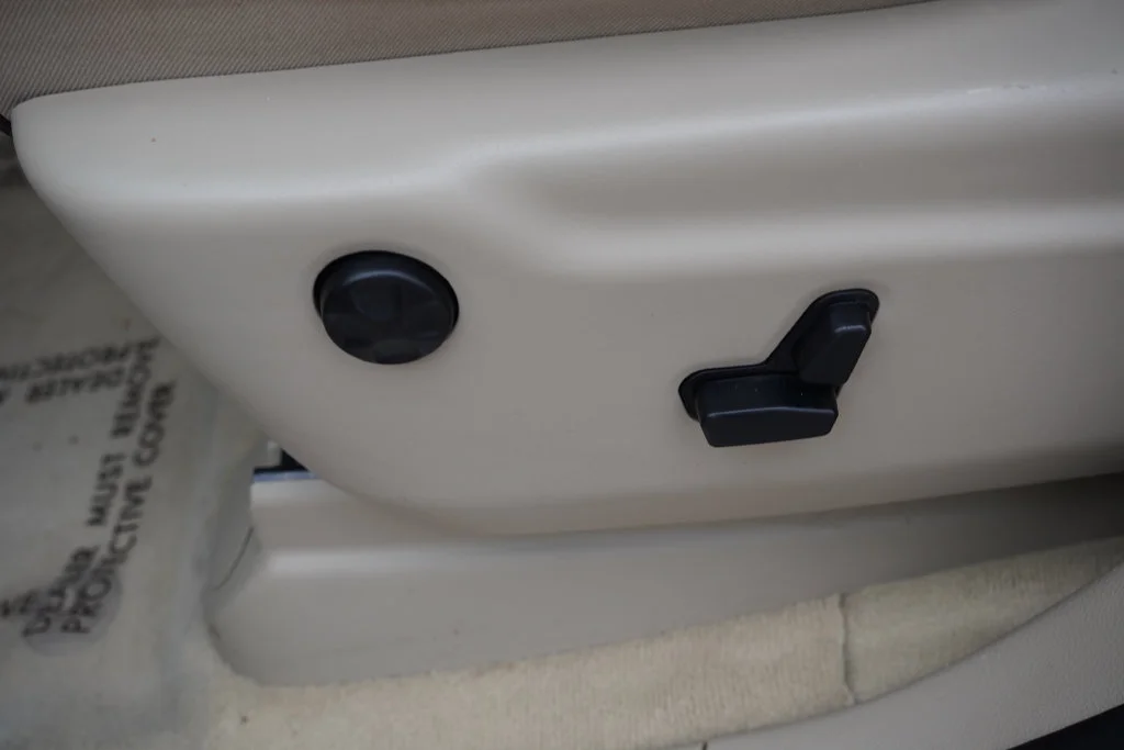 Certified Used 2021 White Jeep Overland image 26