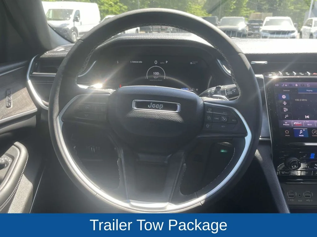 Used 2024 Silver Jeep Limited image 25