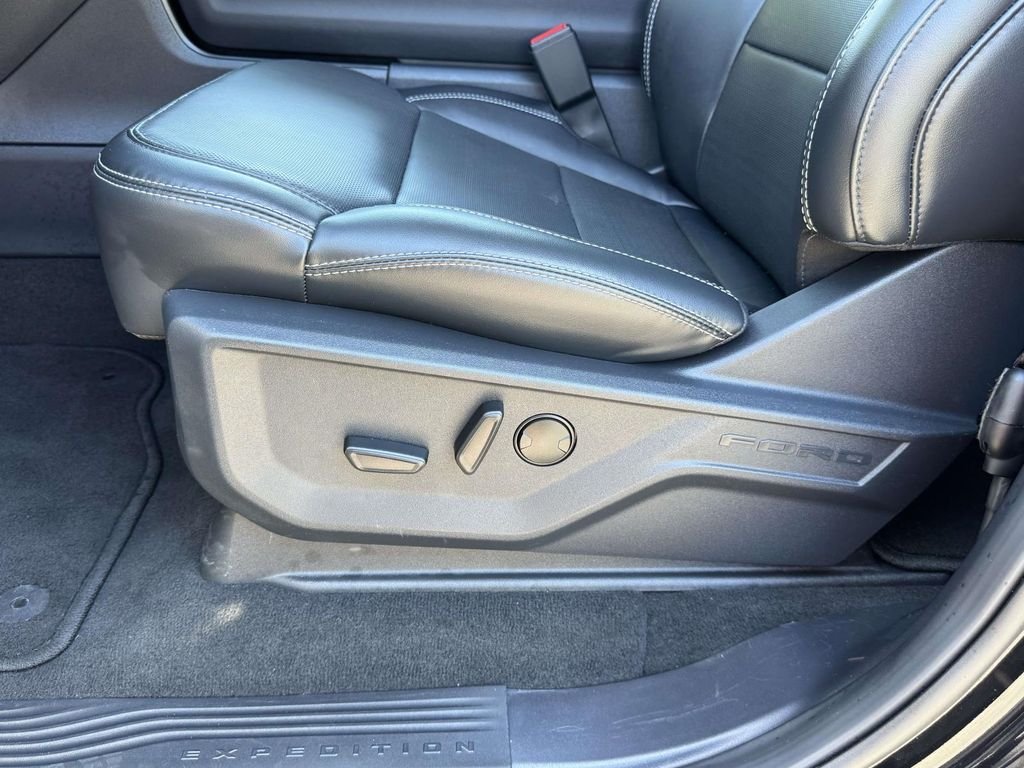 Used 2026 Black Ford Platinum image 20