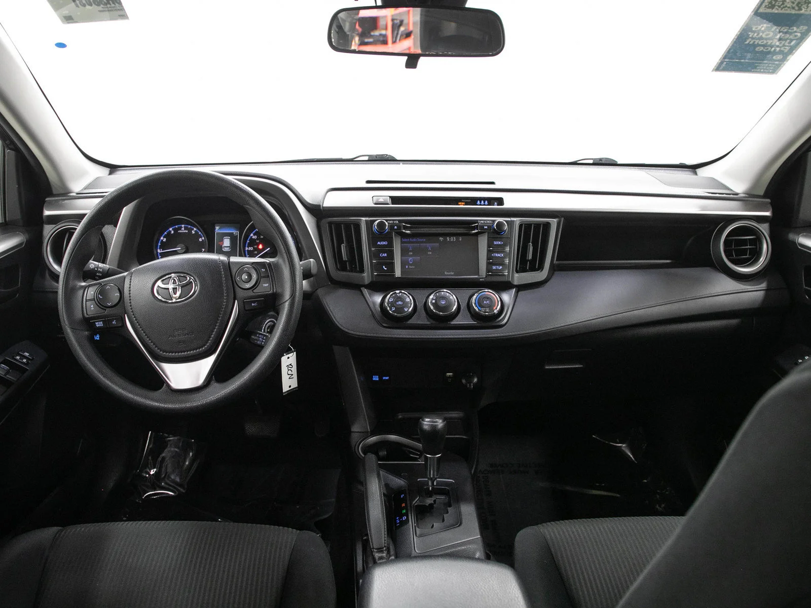Used 2017  Toyota 4D WAGON LE 4WD image 15