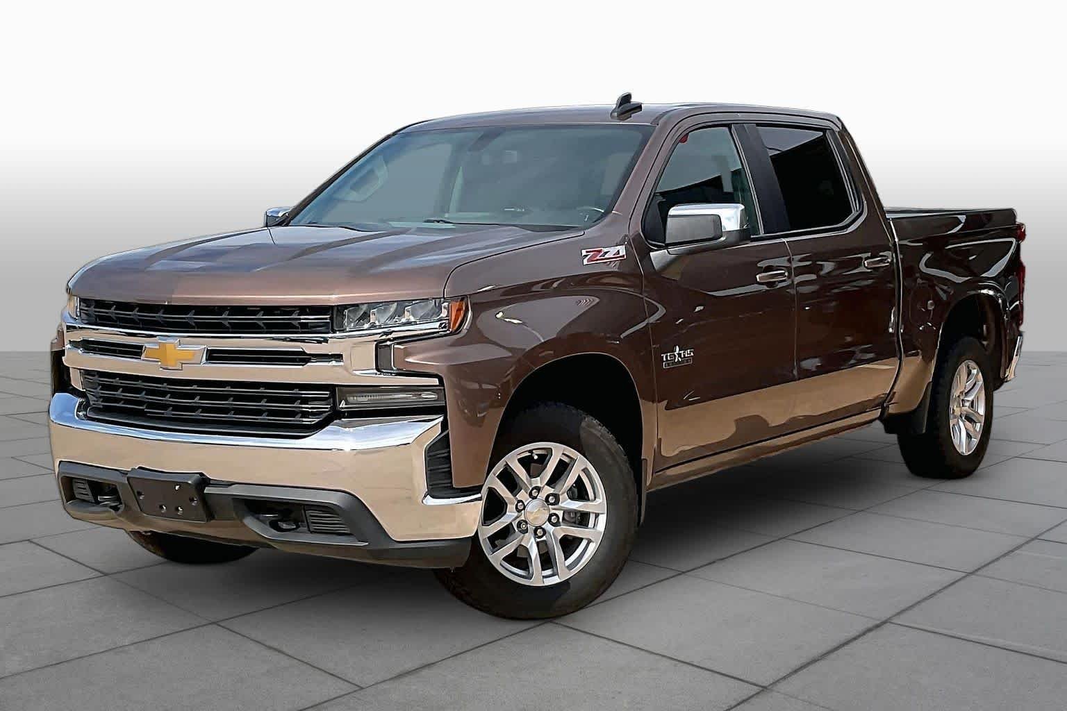 Used 2019 Oakwood Metallic Chevrolet LT image 3