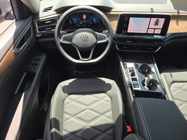 New 2026 Silver Volkswagen 2.0T SE w/Technology image 8