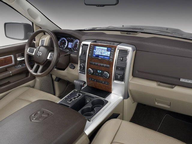 Used 2009 Stone White Dodge SLT image 4