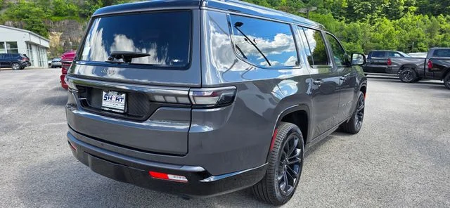 New 2026 Gray Jeep Summit Reserve image 10