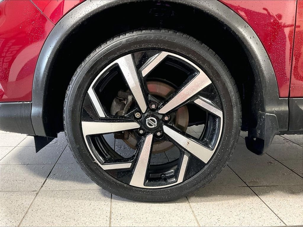 Used 2021 Red Nissan SL image 7