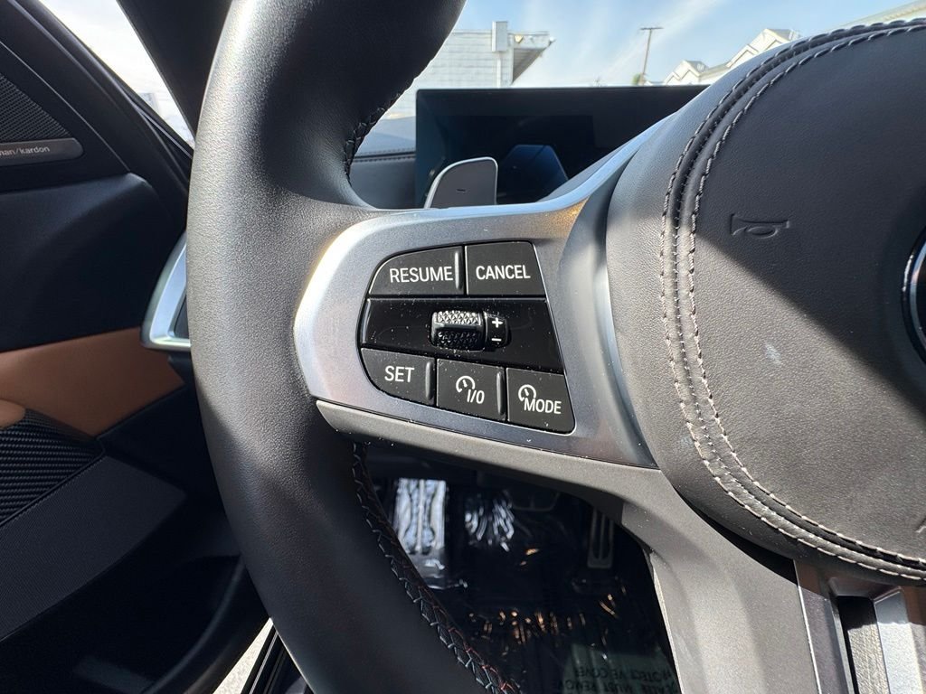 Used 2026 Black BMW M60i image 22