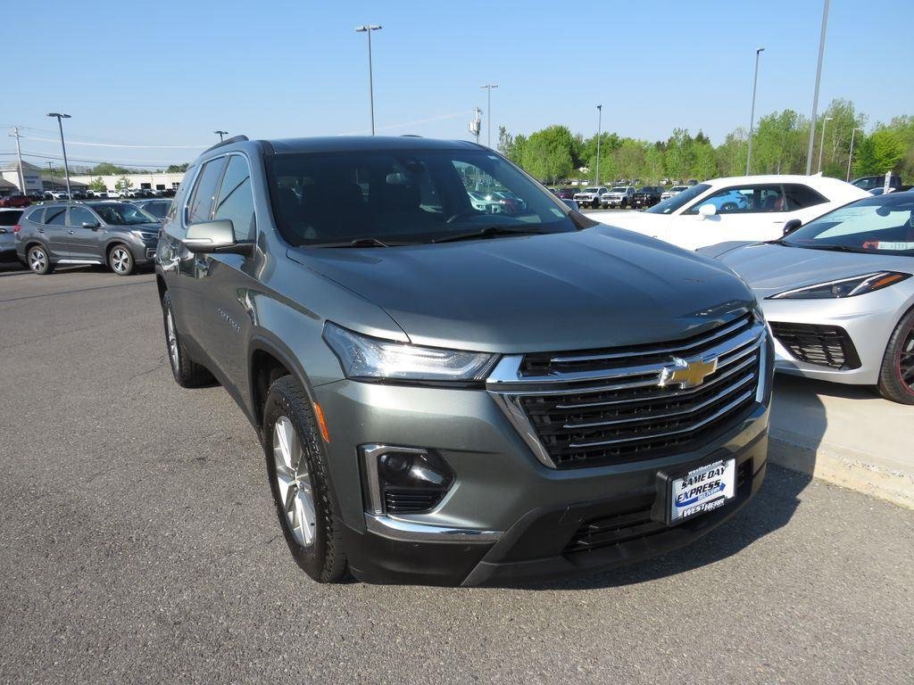 Used 2023 Silver Sage Chevrolet LT image 3
