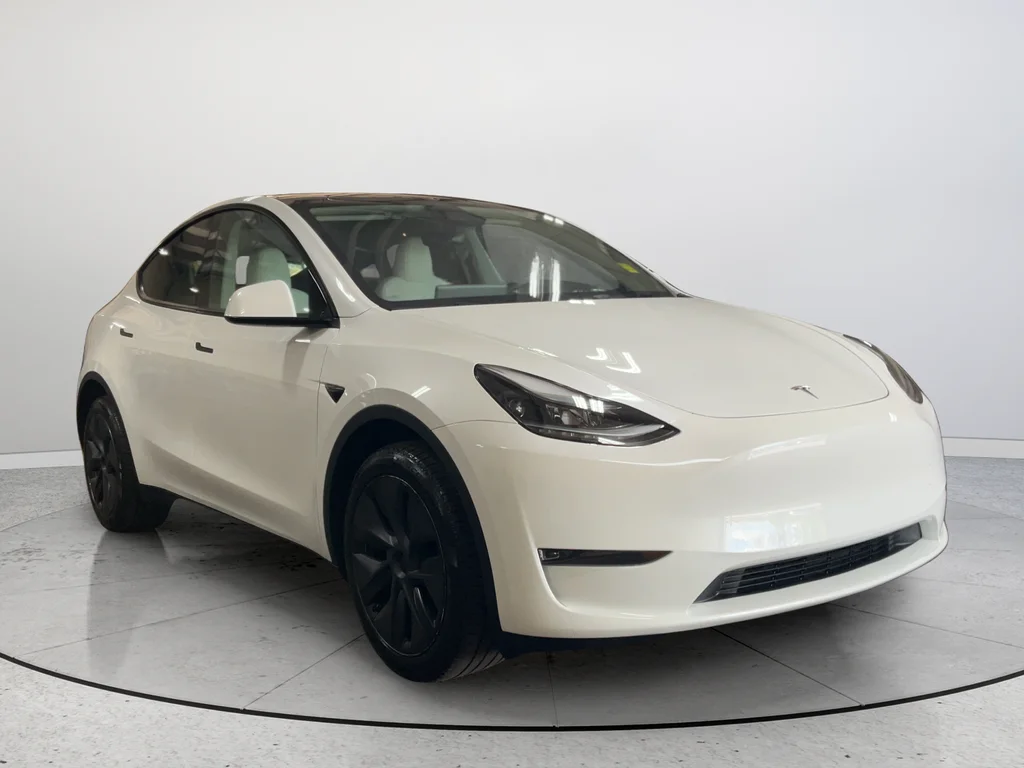 Used 2024 White Tesla Long Range image 1
