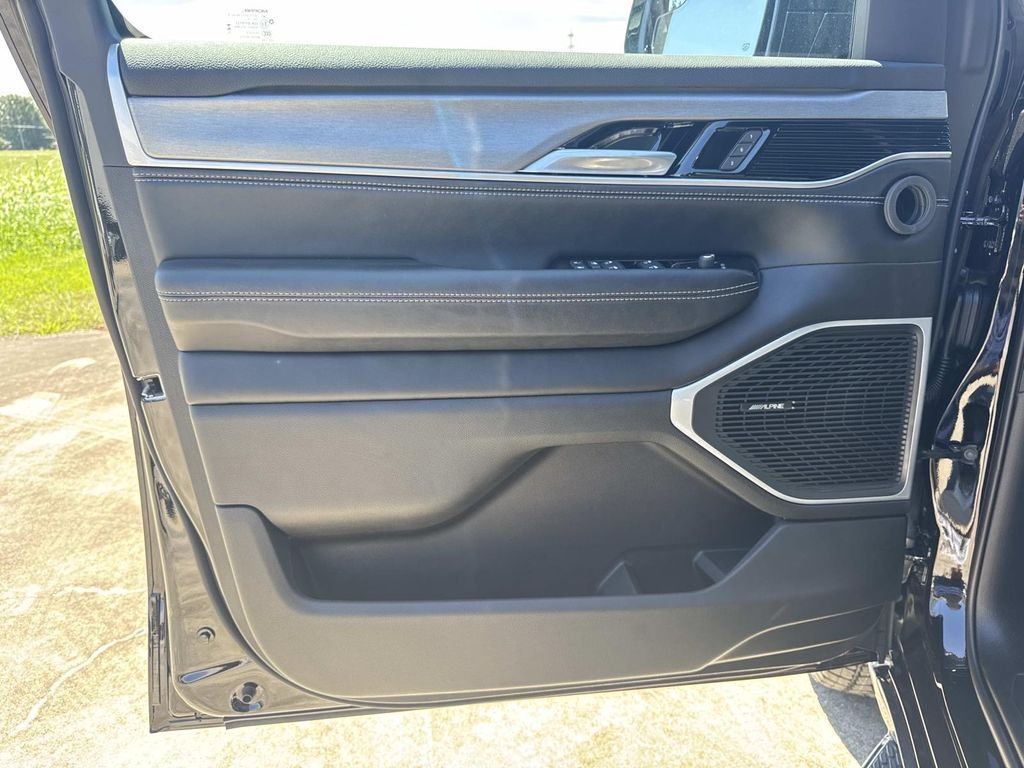 New 2026 High Gloss Black Jeep Upland image 39