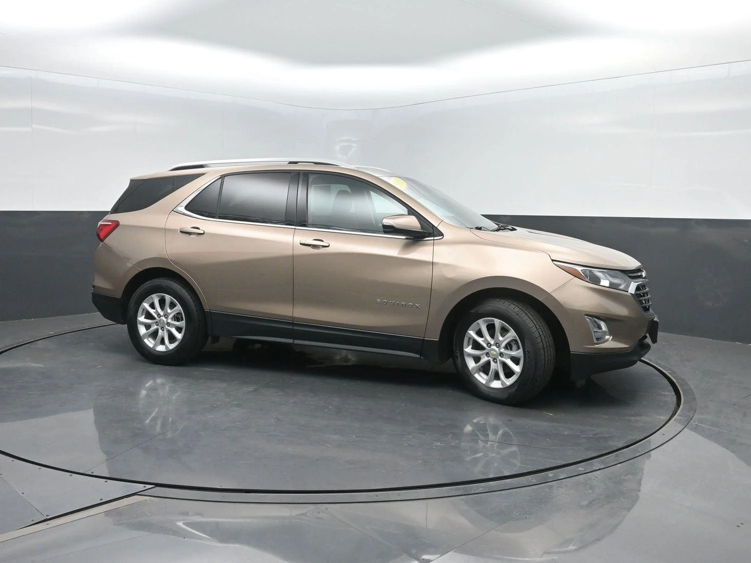 Used 2018 Sandy Ridge Metallic Chevrolet LT image 3