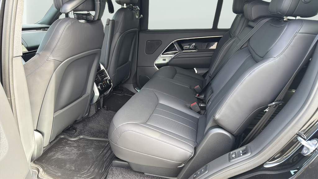 New 2026 Santorini Black Land Rover SE image 18