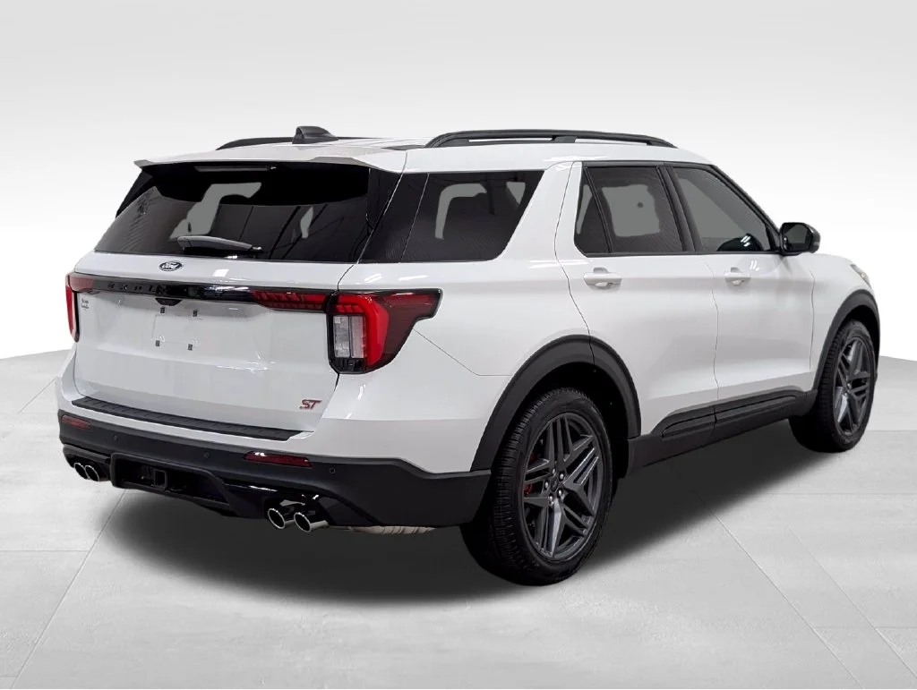 New 2027 Star White Metallic Tri-Coat Ford ST image 20