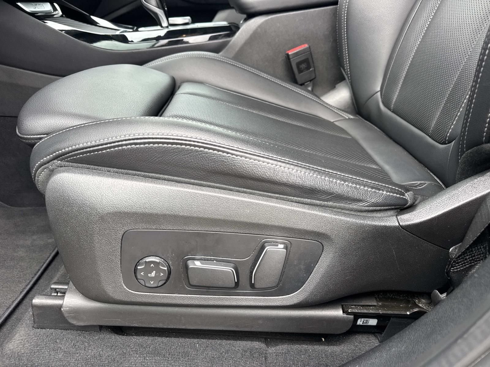 Used 2024 Blue BMW sDrive30i image 19