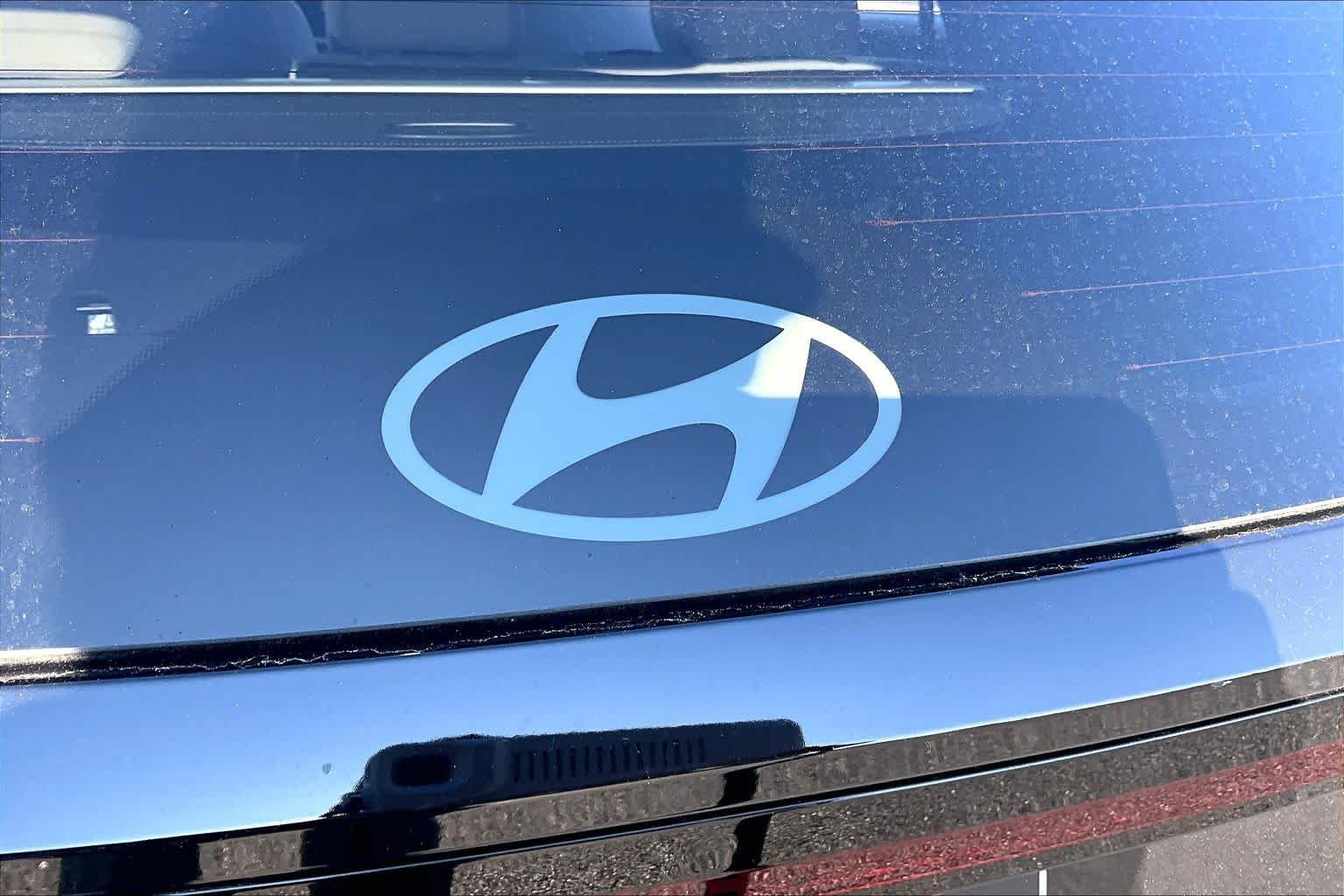 Used 2026 Phantom Black Hyundai SEL image 31