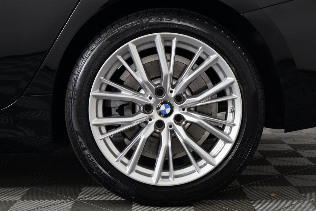 Used 2024 Jet Black BMW 330i image 16
