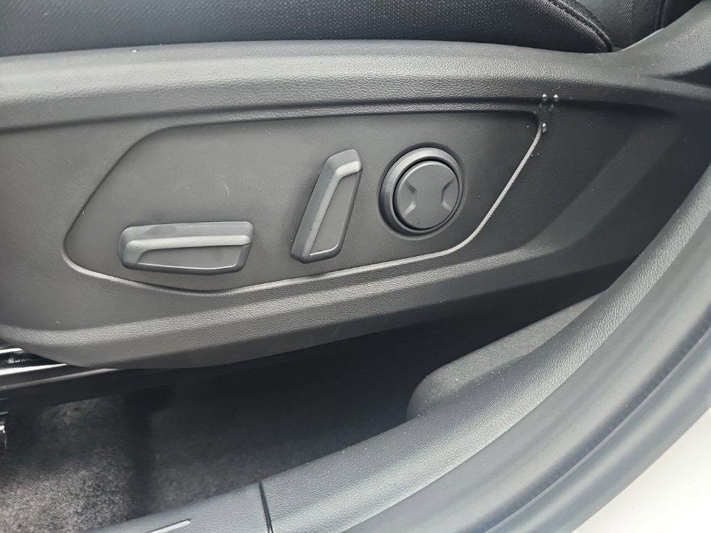 New 2026 White Hyundai SEL AWD image 14