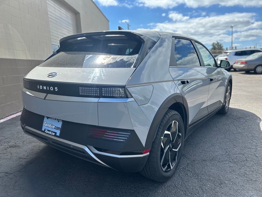 Used 2023 Gray Hyundai SEL image 5