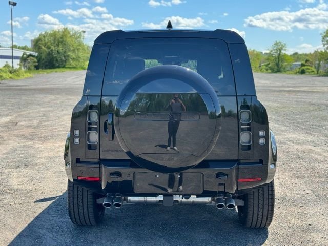 New 2024 Santorini Black LAND ROVER V8 image 4