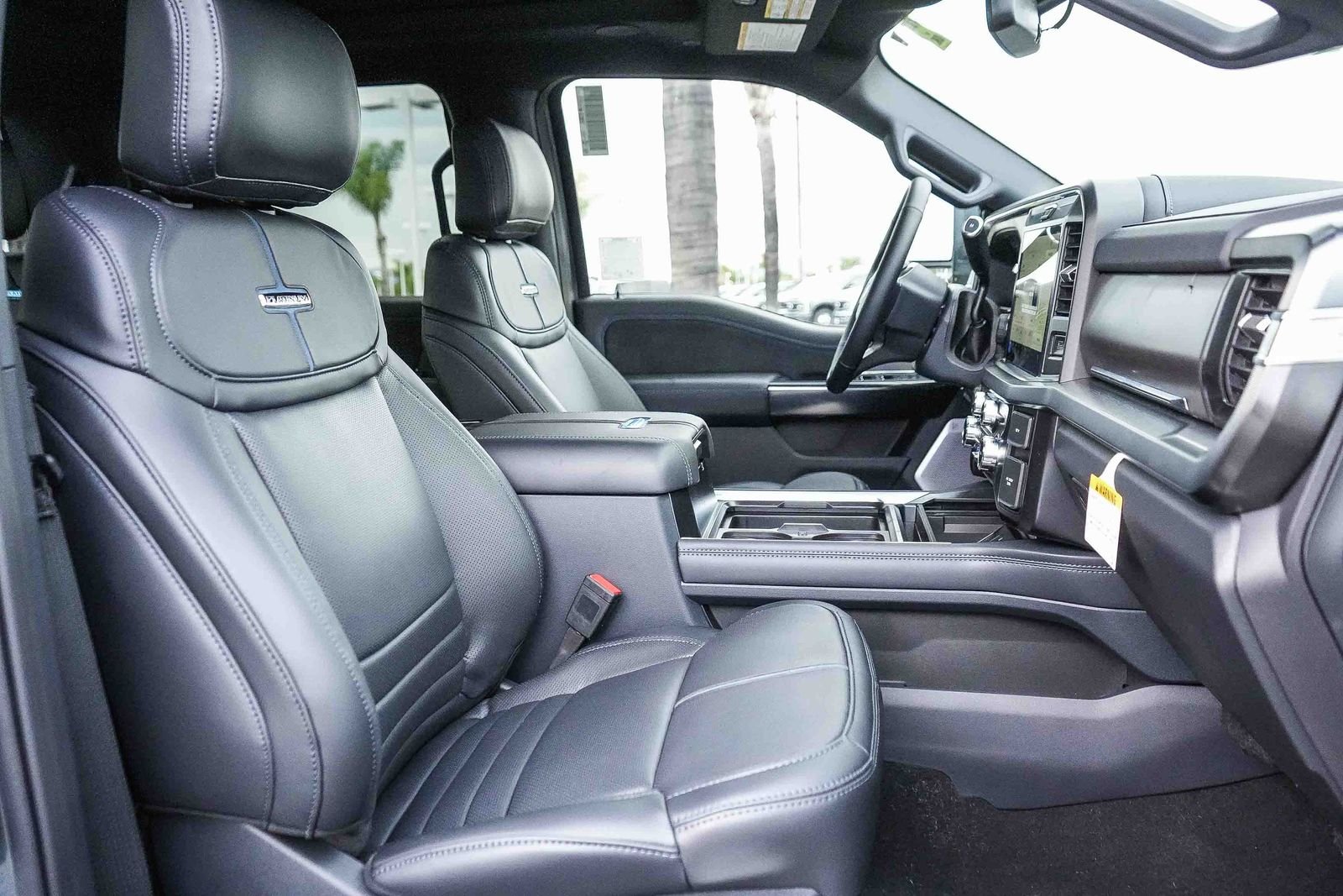 2026 Ford F-250 Super Duty Platinum - Photo 16