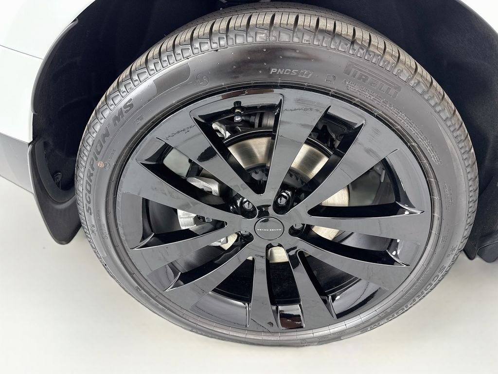 New 2026 Fuji White Land Rover SE image 33
