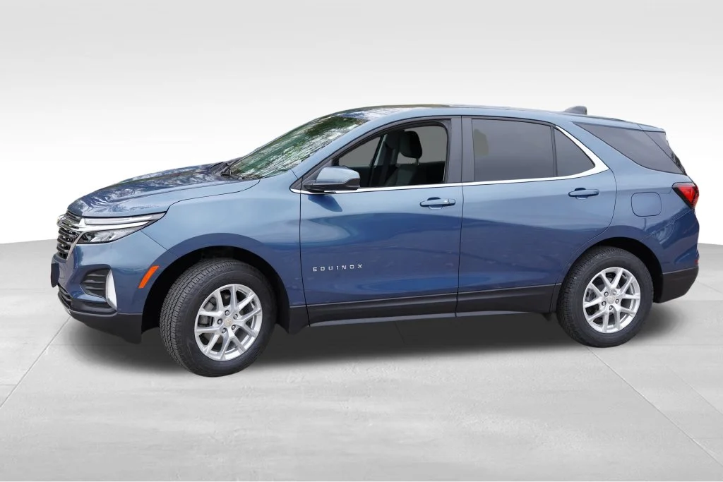 Used 2024 Lakeshore Blue Metallic Chevrolet LT image 10