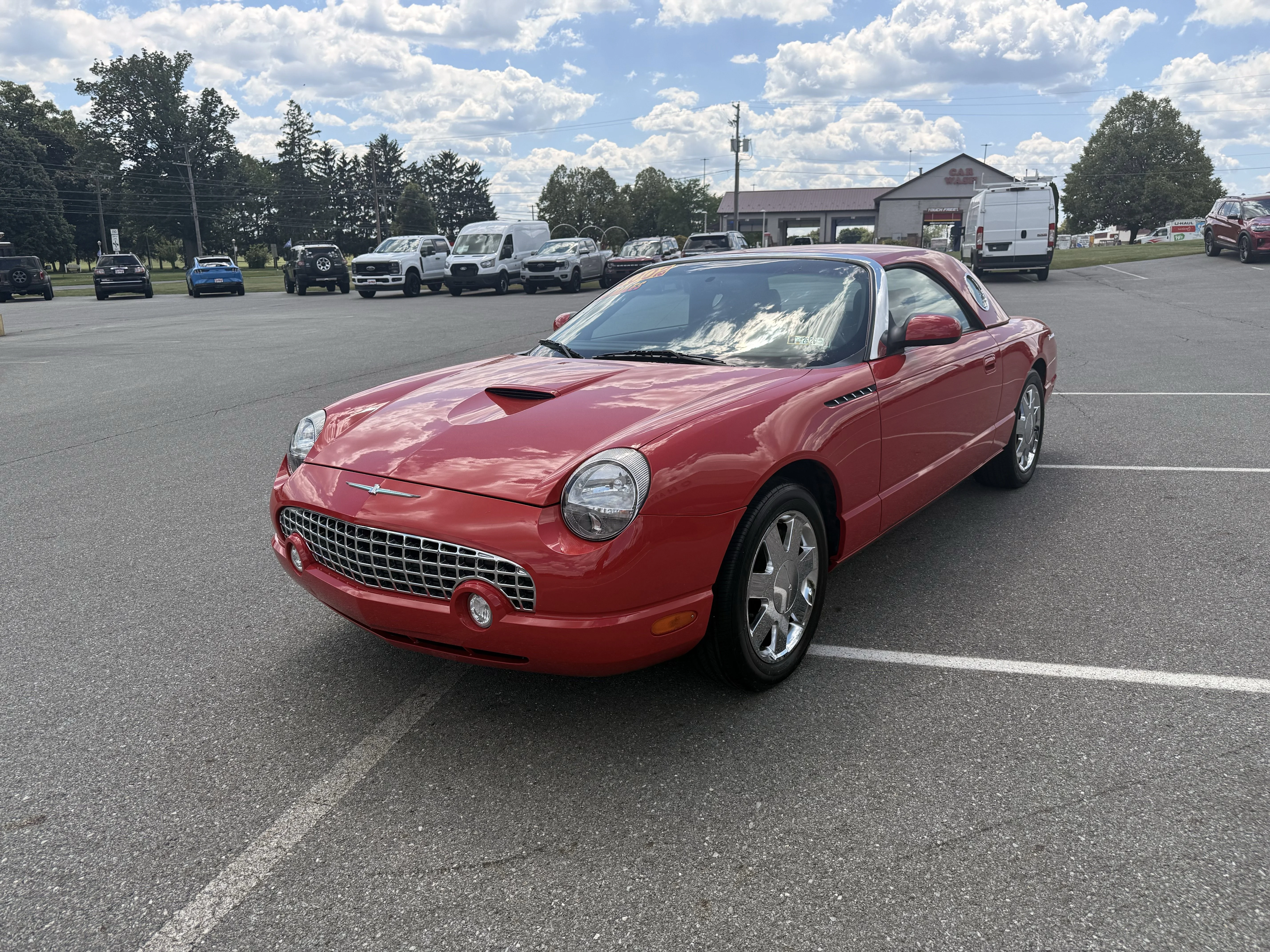 Used 2002 Red Ford Base image 3