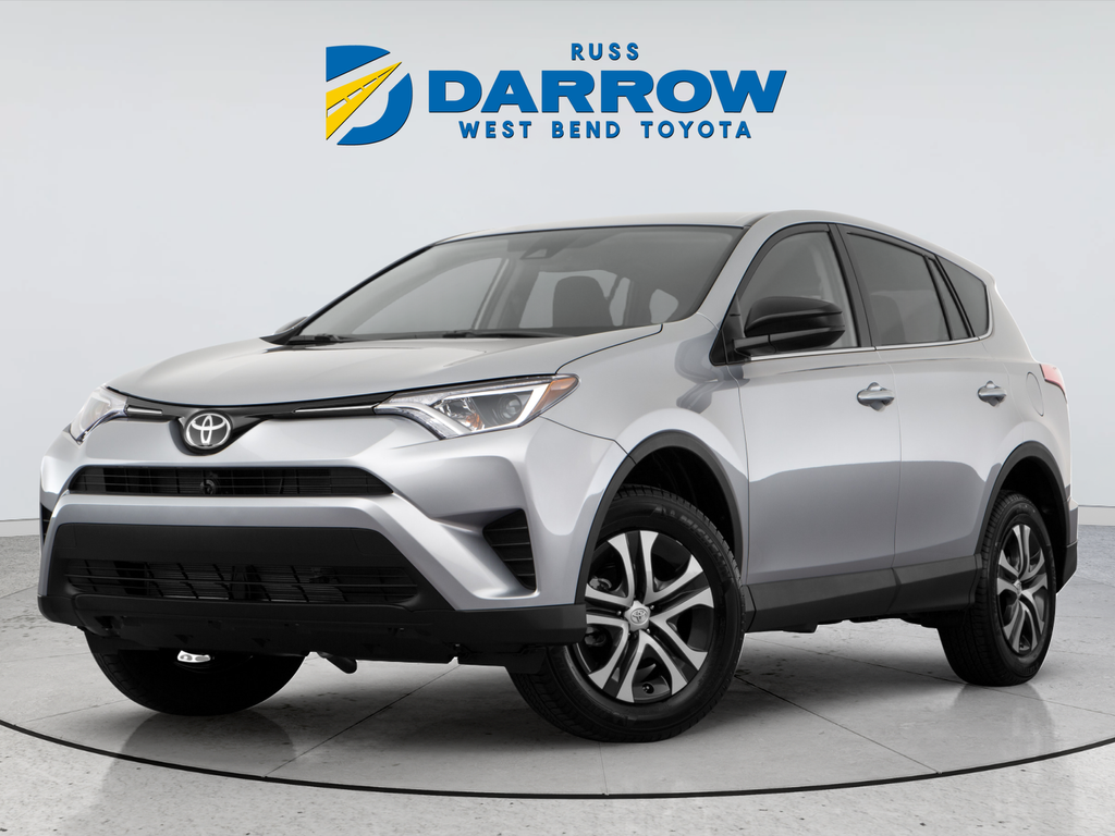 Used 2018 Silver Toyota LE image 3