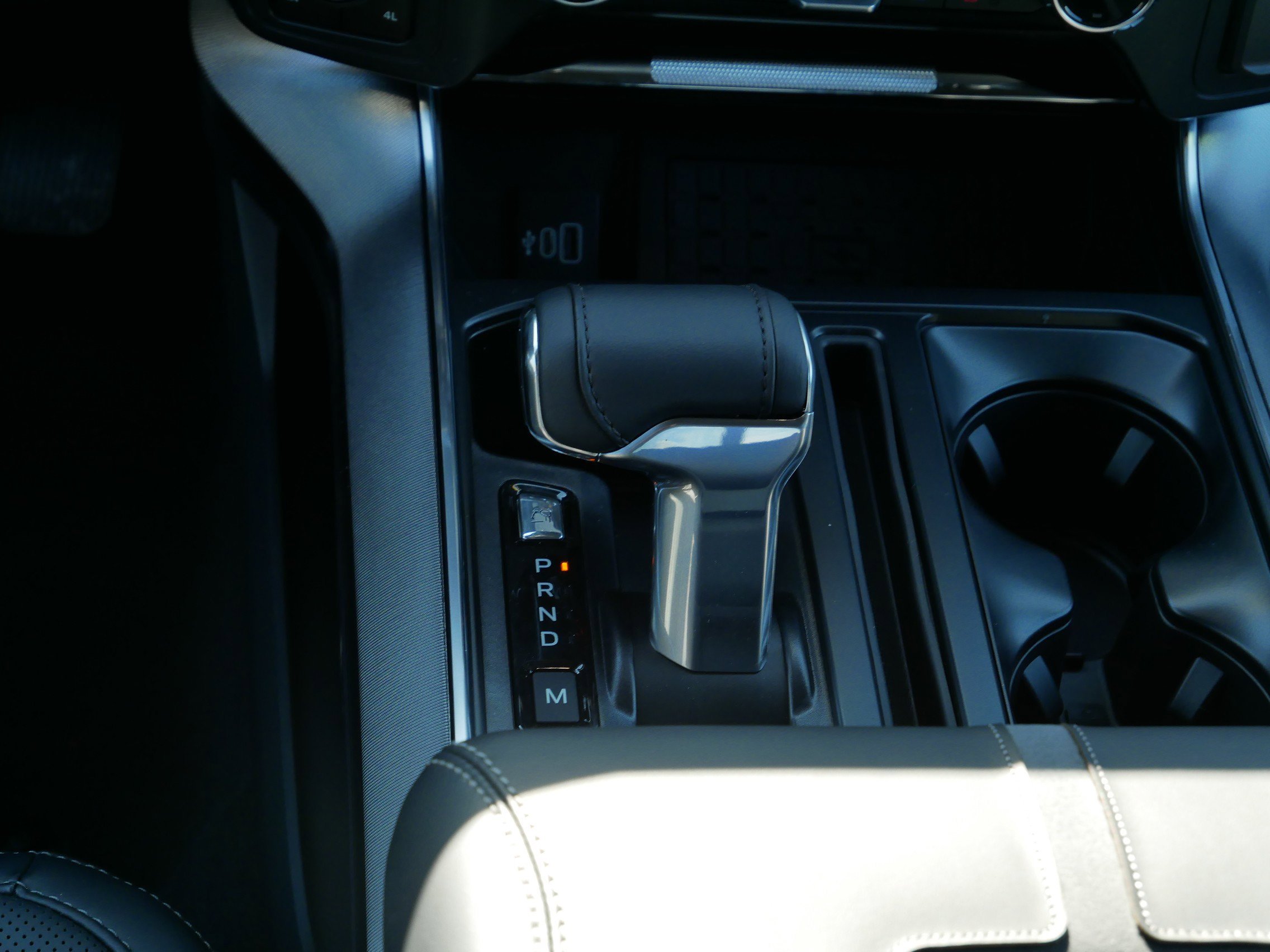 New 2026 Star White Metallic Tri-Coat Ford Platinum® image 16